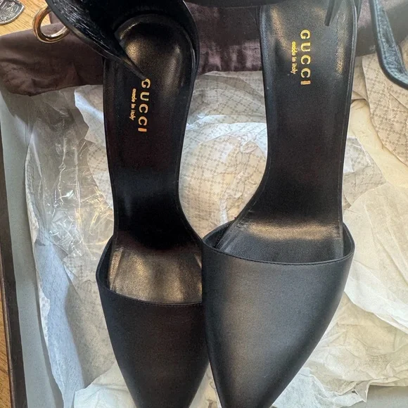 Authentic Like New - Gucci Lifford Ursula Heels in Black with Horsebit Straps - Picture 2 of 11